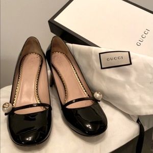 Gucci Arielle Patent Pumps with Pearl Accent